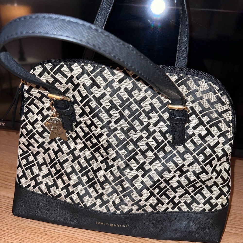 Tommy Hilfiger Handbag